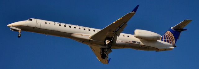 Embraer ERJ-145 (N17108)