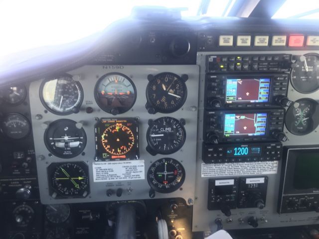 Piper Navajo (N159D)