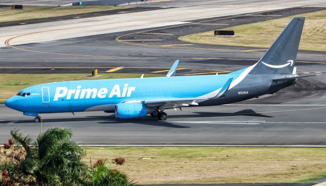 Boeing 737-700 (N5261A)