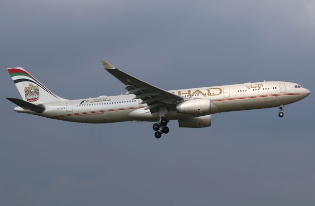 Airbus A330-300 (A6-AFD)