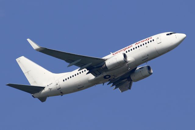 Boeing 737-700 (4L-GTI)