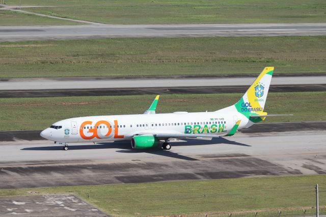 Boeing 737-800 (PR-GXB) - Gol Transportes Aéreos Boeing 737-800 taxi to take-off, GRU international airport, São Paulo - Brazil.