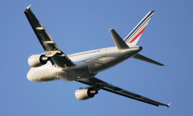 Airbus A318 (F-GUGL) - Airbus A318-111, Roissy Charles De Gaulle (LFPG/CDG)