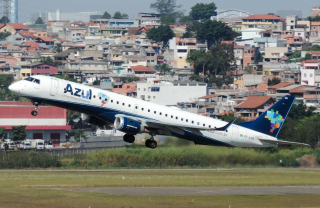 EMBRAER 195 (PR-AXN)