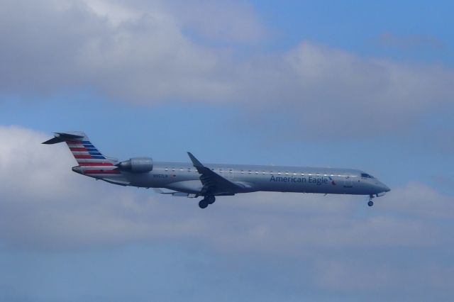 Canadair Regional Jet CRJ-200 (N957LR)