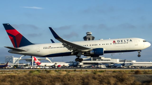 BOEING 767-300 (N189DN) - A Delta Boeing 763 coming into after a long flight from Japan 