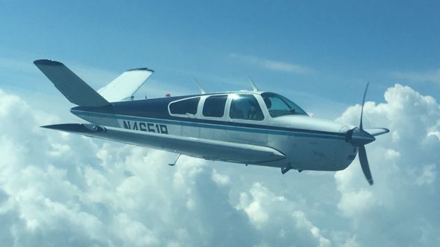 Beechcraft 35 Bonanza (N4651B)