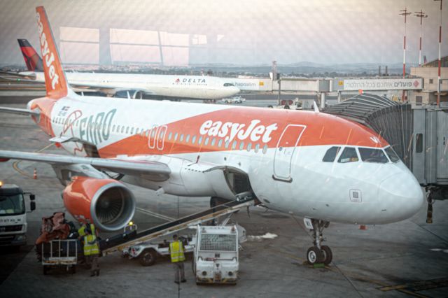 Airbus A320 (OE-IVI)