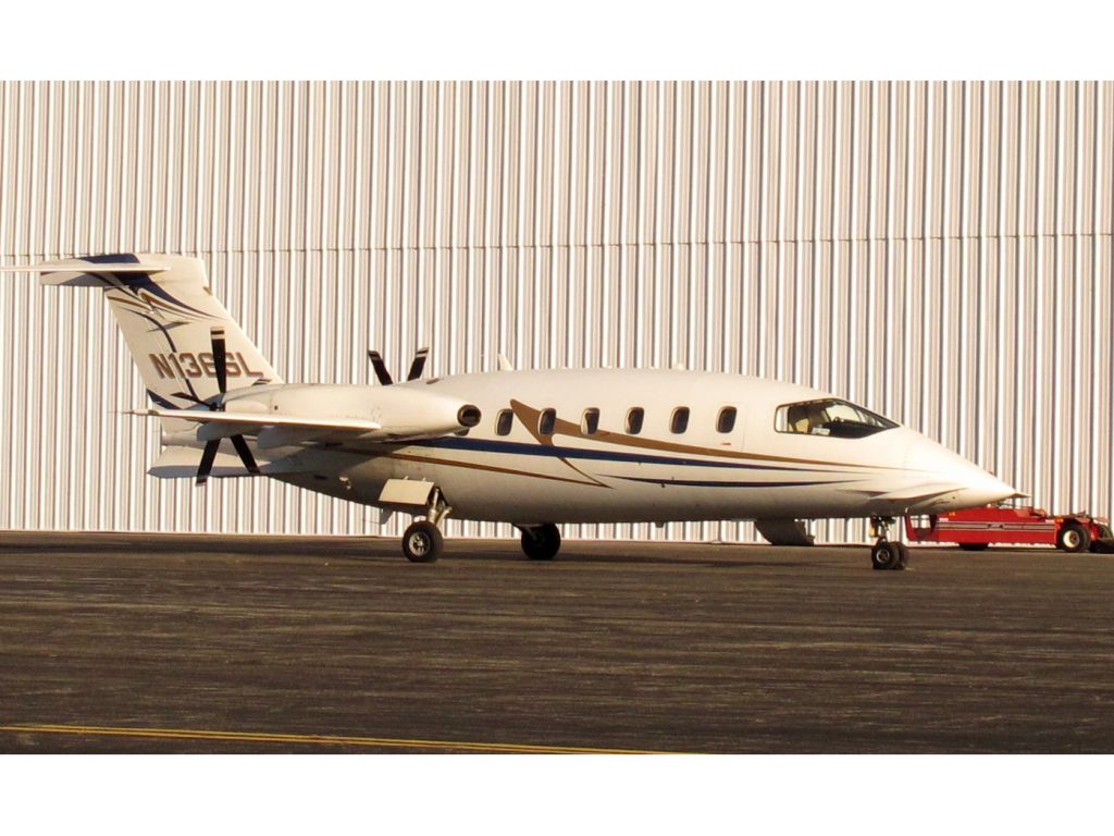 Piaggio P.180 Avanti (N136SL) - Jet speeds and turboprop fuel flows.