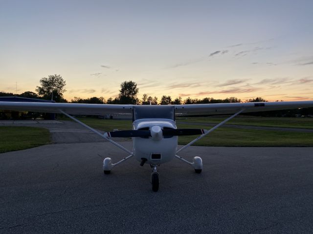 Cessna Skyhawk (N597SP)