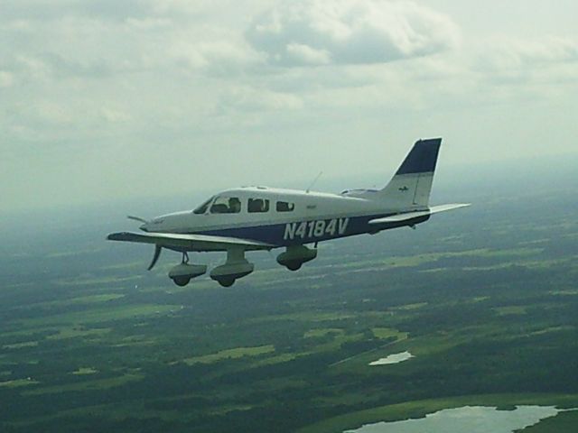 Piper Cherokee (N4184V)