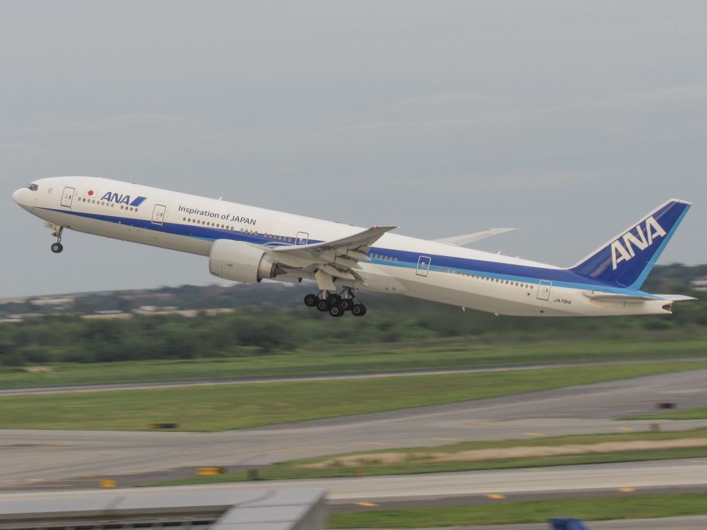 BOEING 777-300ER (JA791A)