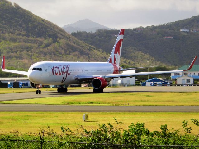 BOEING 767-300 (C-FMWP)