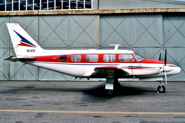 Piper Navajo (VH-KFD) - PIPER PA31- NAVAJO - REG : VH-KFD (CN 31-265 ) - MOORABBIN AIRPORT VIC. AUSTRALIA - YMMB 2/4/1983