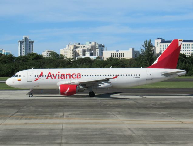 Airbus A320 (N944AV)