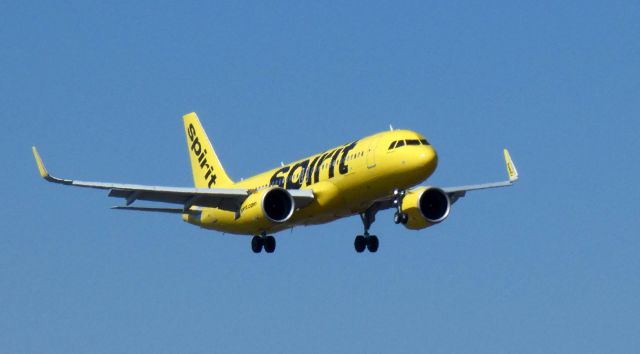 Airbus A320 (N922NK) - On final is this 2019 Spirit Airlines Airbus A320-271N in the Spring of 2021.