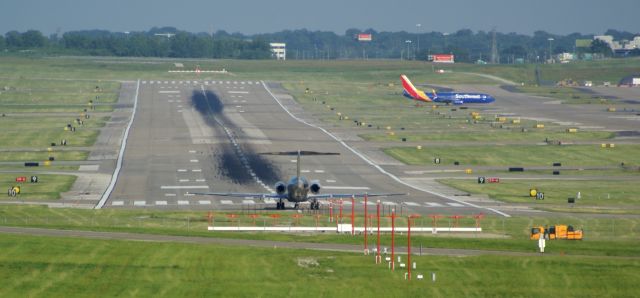 McDonnell Douglas MD-83 (N9619V)