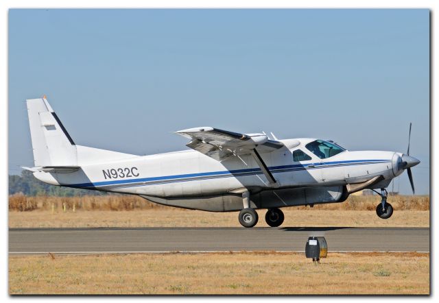 Cessna Caravan (N932C) - Call sign "Boxer 400"   Doing some pattern work at KMCE