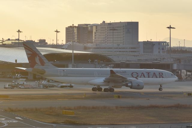 Airbus A330-200 (A7-ACK)