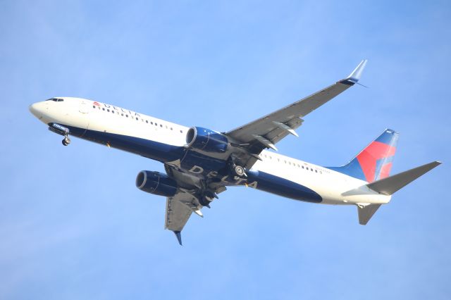 Boeing 737-900 (N887DN)