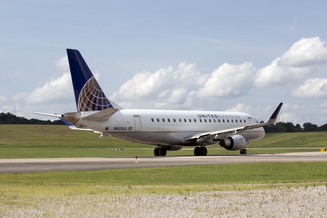 Embraer 175 (N601UX) - SkyWest-operated United Express departing from BHM on runway 24 to Denver (DEN)