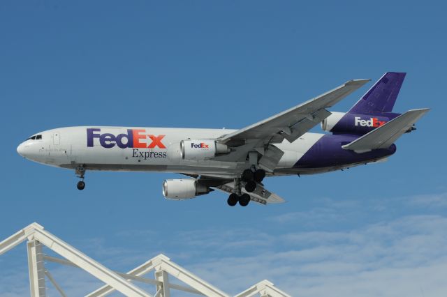 McDonnell Douglas DC-10 (N321FE)