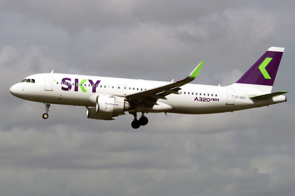 Airbus A320 (CC-AZJ)