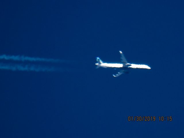 Airbus A321 (N983JT)