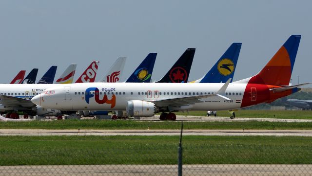 Boeing 737 MAX 8 (N1779B) - North ramp