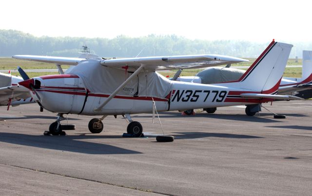 Cessna Skyhawk (N35779)