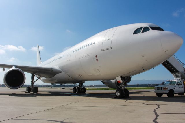 Airbus A330-200 (VP-CBE)