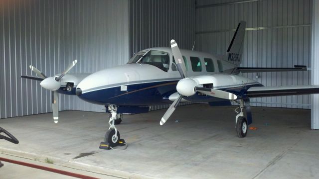 Piper Navajo (N325FJ)