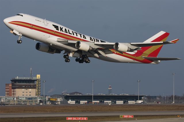 N744CK — - RWY 26L, old tower in the background...