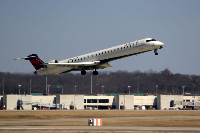 Canadair Regional Jet CRJ-200 (N908XJ)