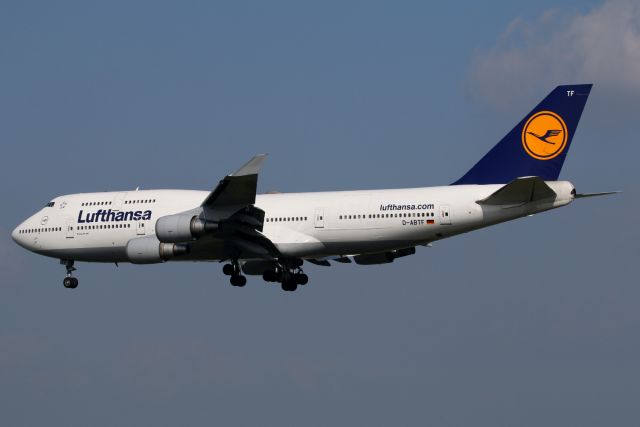 Boeing 747-400 (D-ABTF)