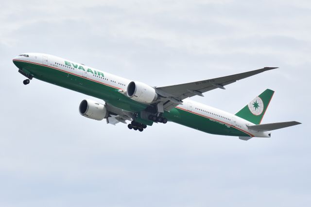 BOEING 777-300ER (B-16719)