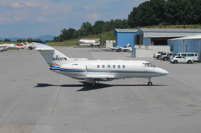 Hawker 800 (N429TM)