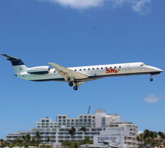 Embraer ERJ-135 (HI1024)