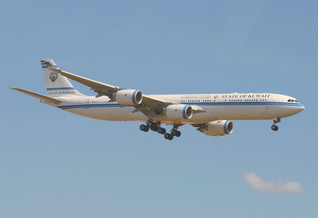 Airbus A340-500 (9K-GBA)