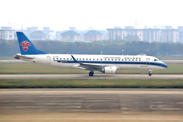 Embraer ERJ-190 (B-3147)