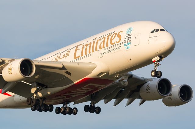 Airbus A380-800 (A6-EEY) - EK404/UAE404 fr. SIN Singapore, MEL/YMML 23/04/2017