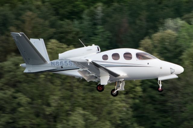 Cirrus Vision SF50 (N865SM) - Cirrus SF50 on a demonstartion flight at KBED.