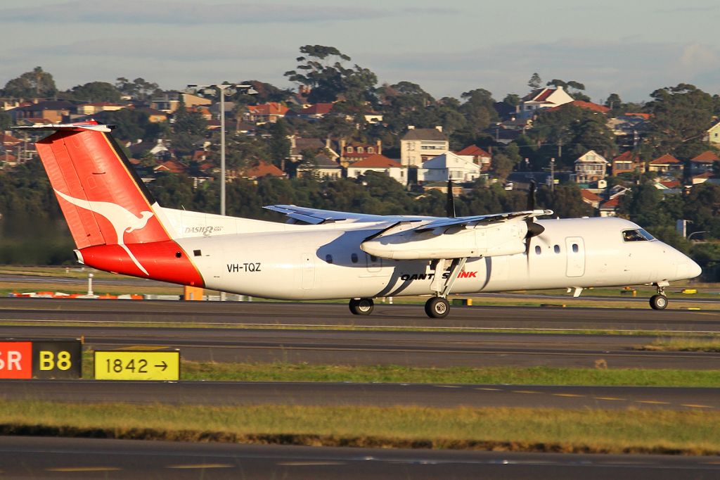 de Havilland Dash 8-300 (VH-TQZ)