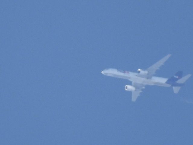 Boeing 757-200 (N979FD)