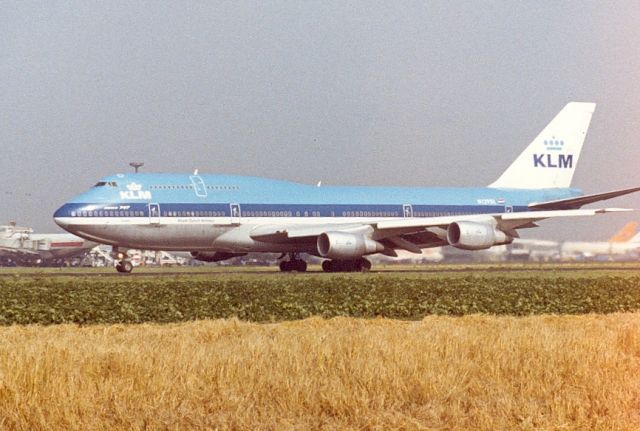 Boeing 747-200 (N1295E) - KLM B747-206B cn22376 jul82; Converted jr85 to KLM B747-206B(M)(SUD) N1295E; Re-registered to PH-BUP 30jan91