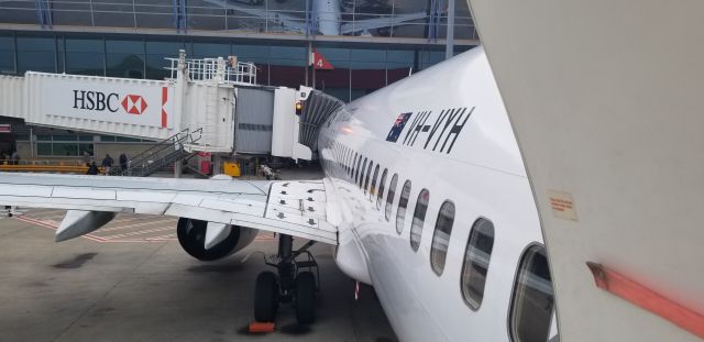 Boeing 737-700 (VH-VYH) - Deplaning from the rear in Sydney! 