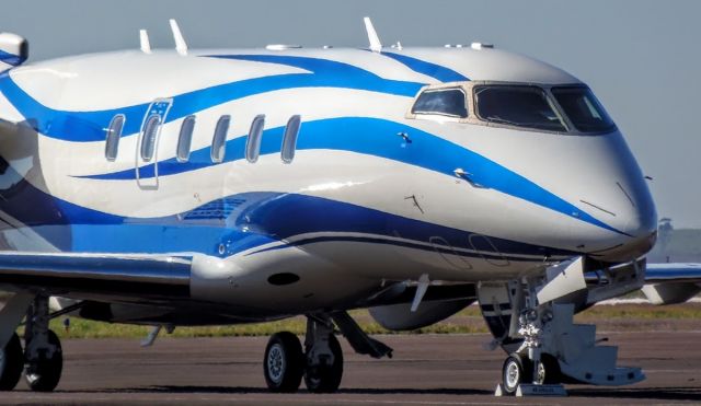 Bombardier Challenger 300 (PR-HNG)