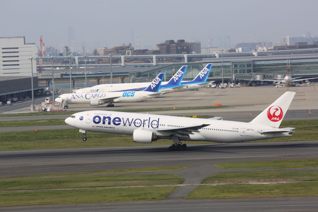 Boeing 777-200 (JA771J)