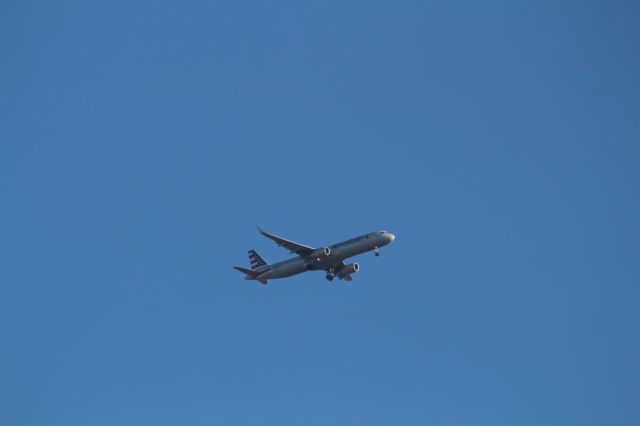 Airbus A321 — - APPROACH 24R KLAX