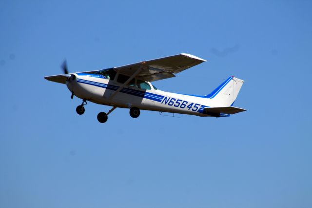 Cessna Skyhawk (N65645)